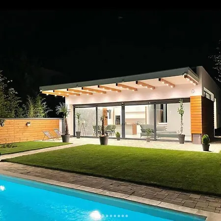 New With Swimming Pool * 彼得罗瓦拉丁